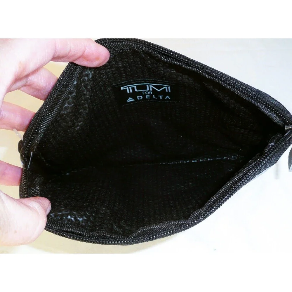 New TUMI Delta One Business Class Amenity Kit Soft bag 8 1/2 x 6